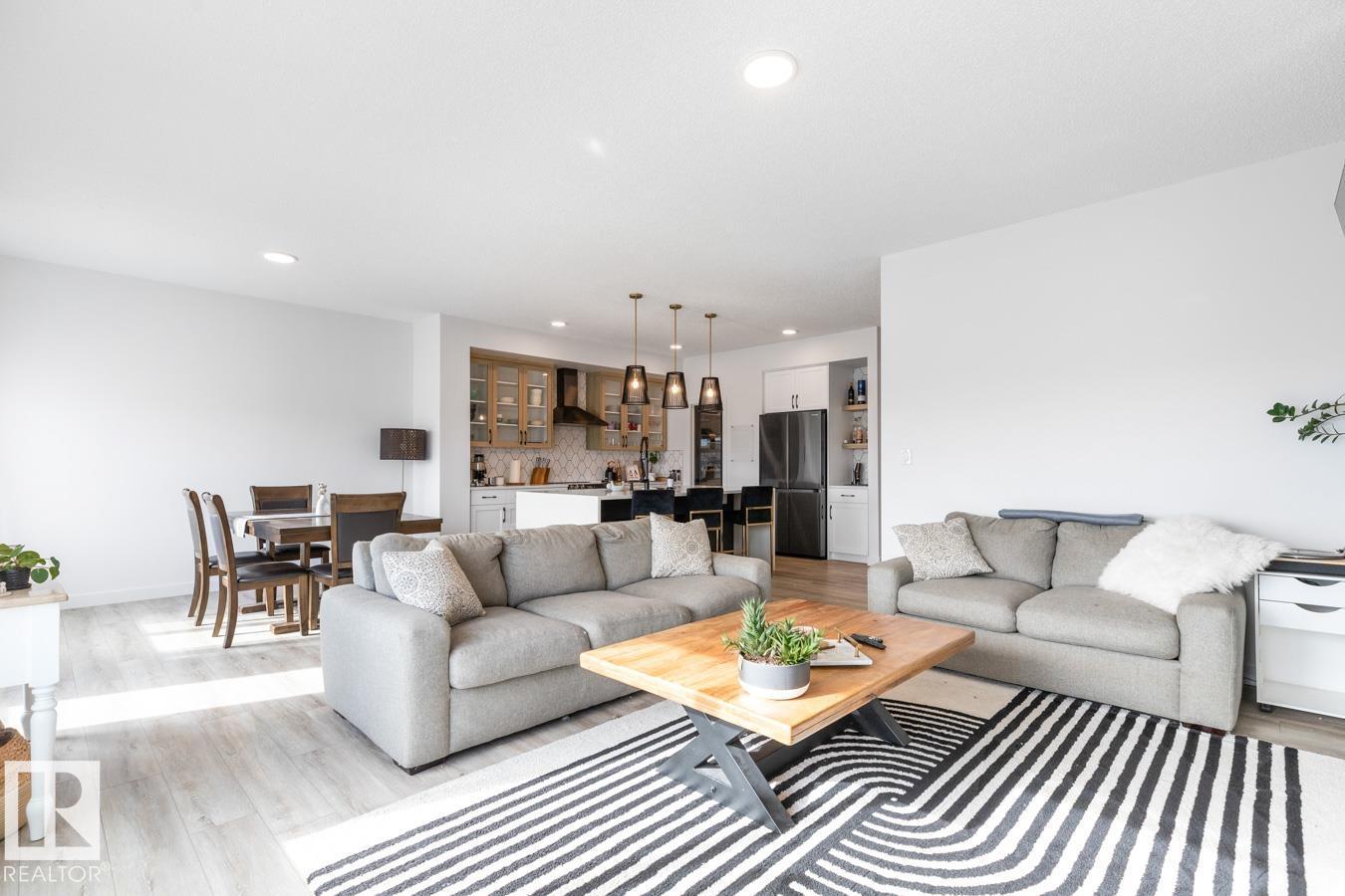19147 22 AV NW - 19