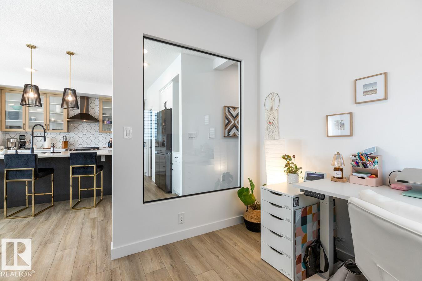 19147 22 AV NW - 22