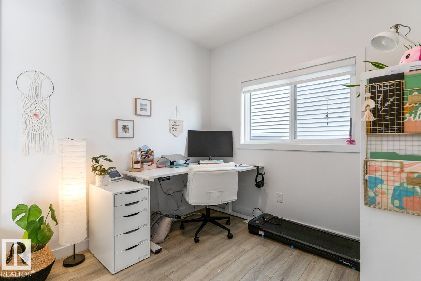 19147 22 AV NW - 21