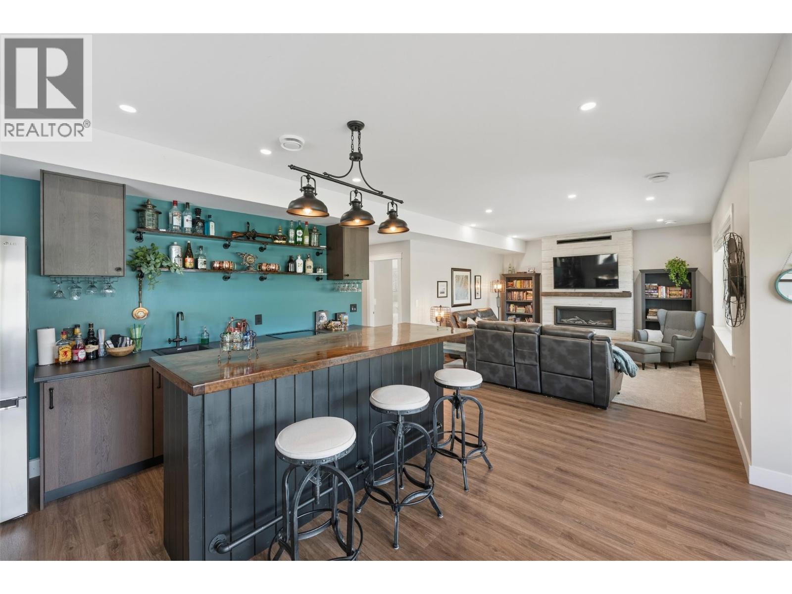 7030 Tucelnuit Drive, Oliver