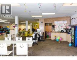 108 Main Street N, Moose Jaw, SK S6H3J7 Photo 8