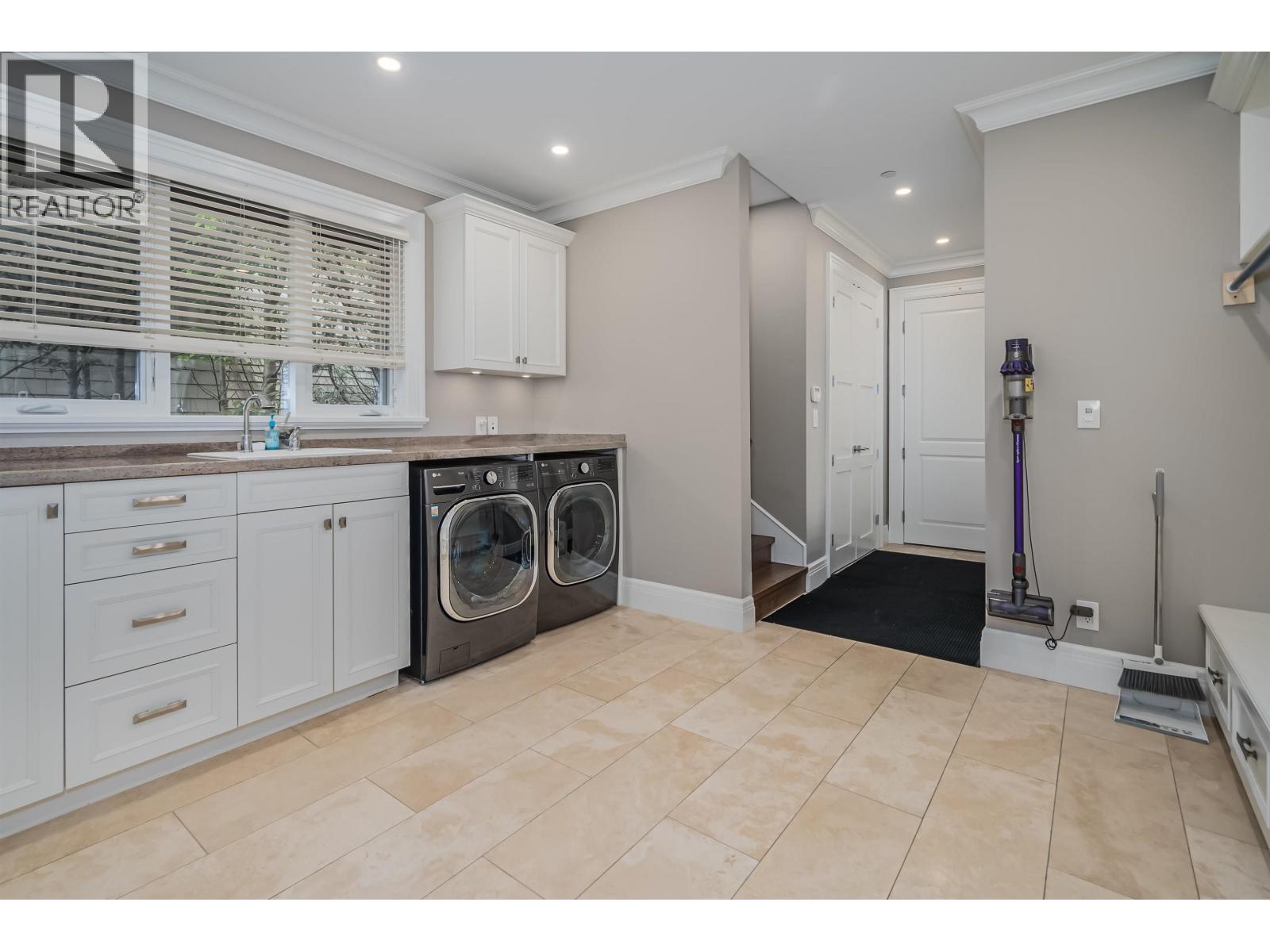 2638 QUEENS AVENUE, West Vancouver
