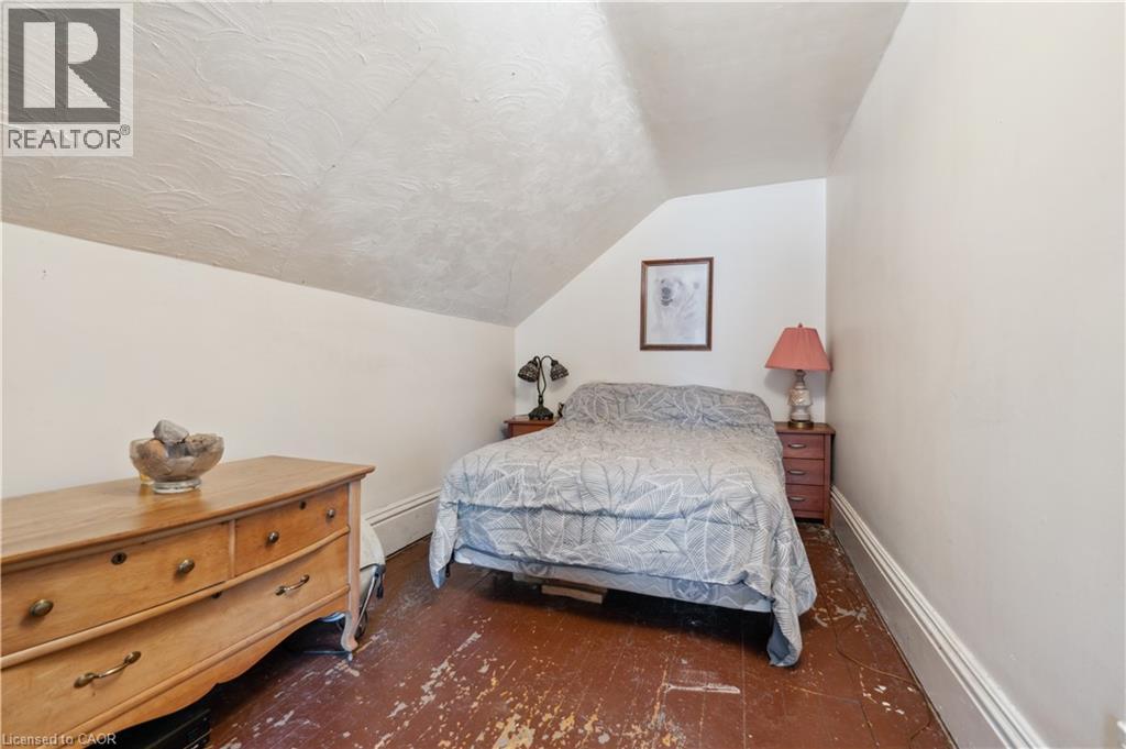 46 WELLINGTON ROAD 19 - 33