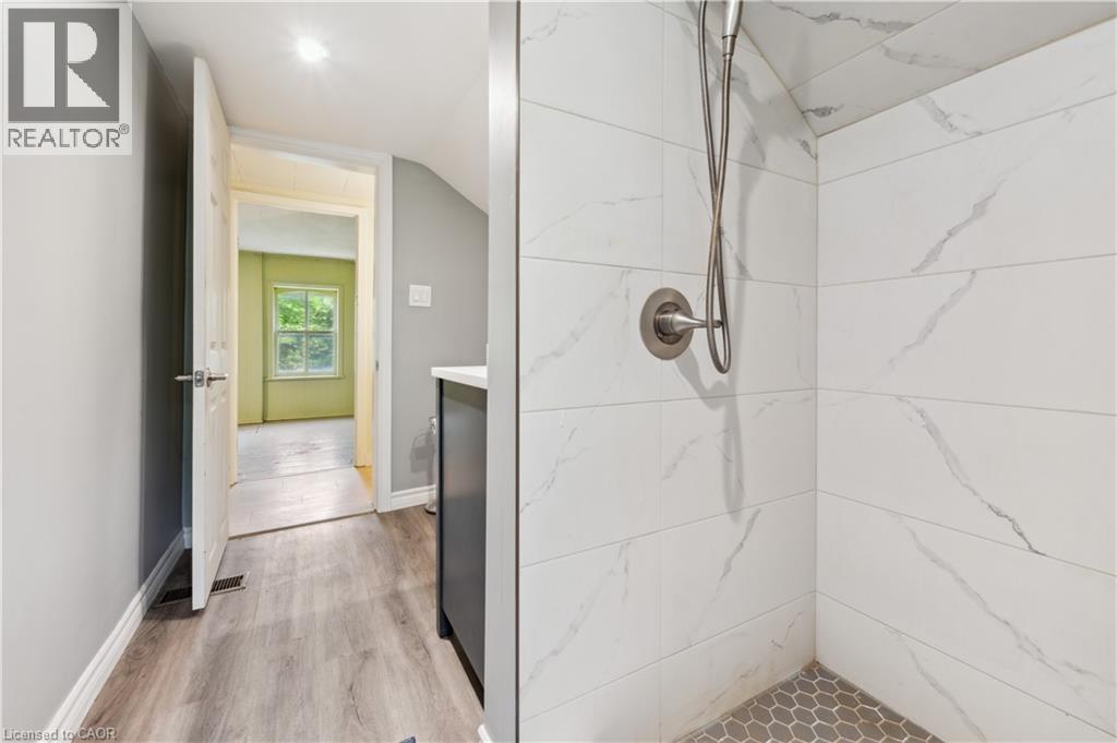 46 WELLINGTON ROAD 19 - 22