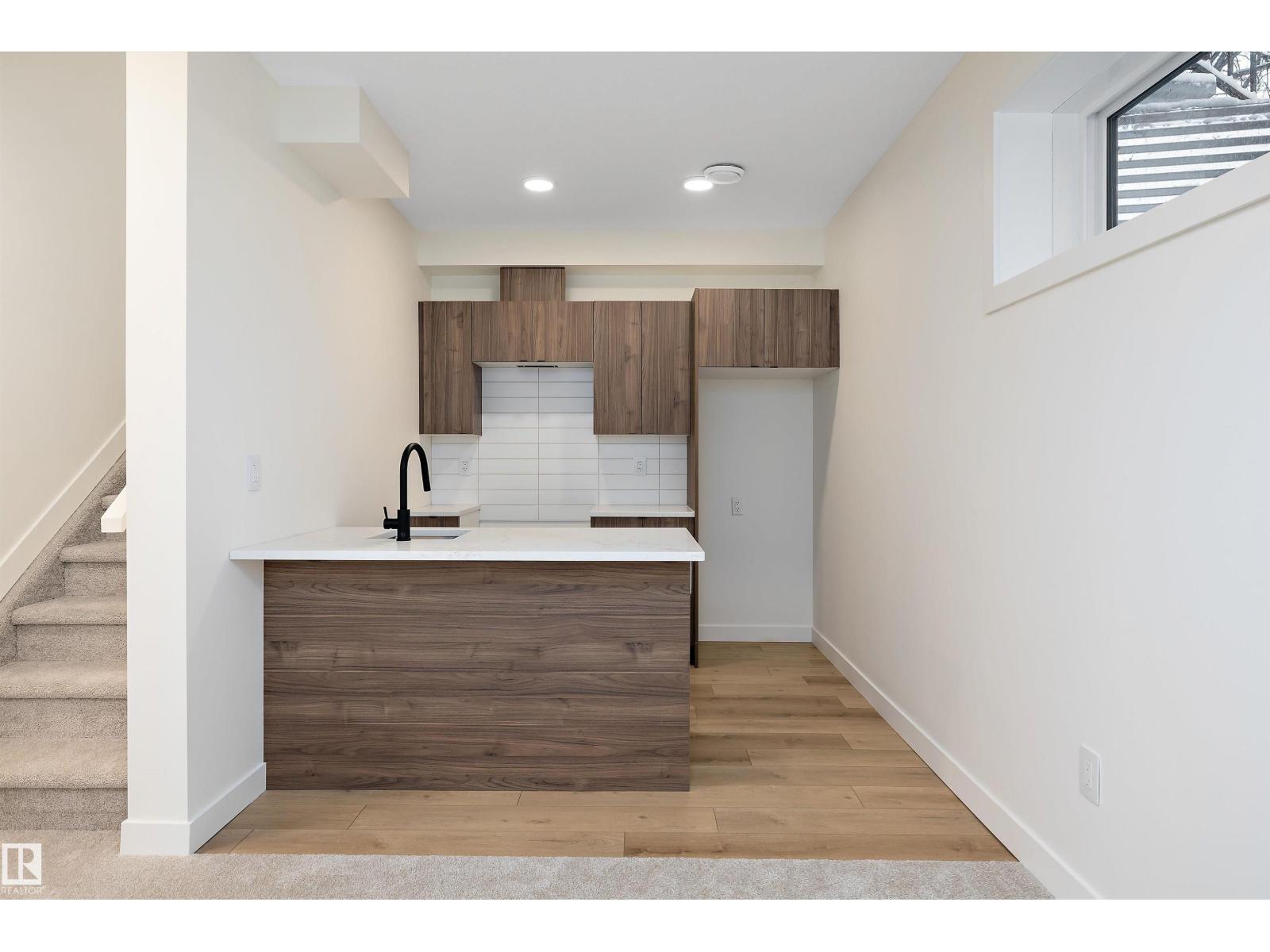 11918 93 ST NW, Edmonton