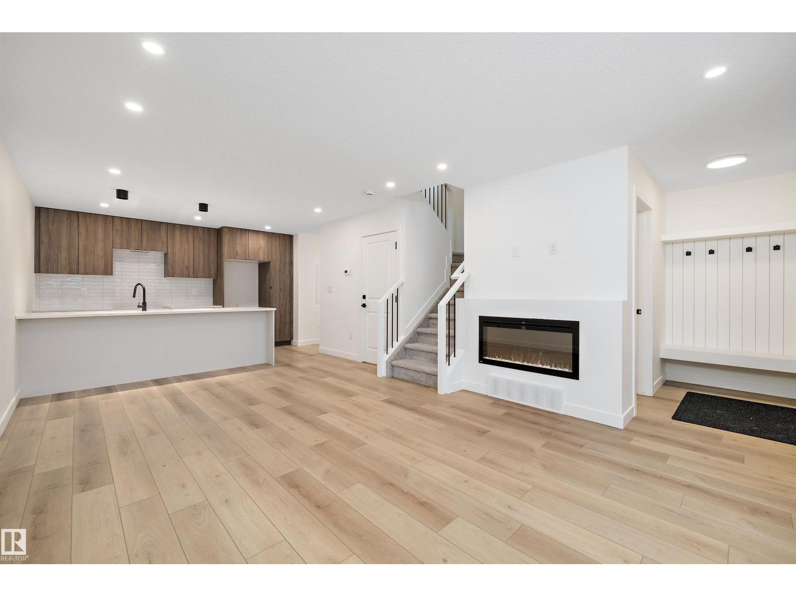 11918 93 ST NW, Edmonton