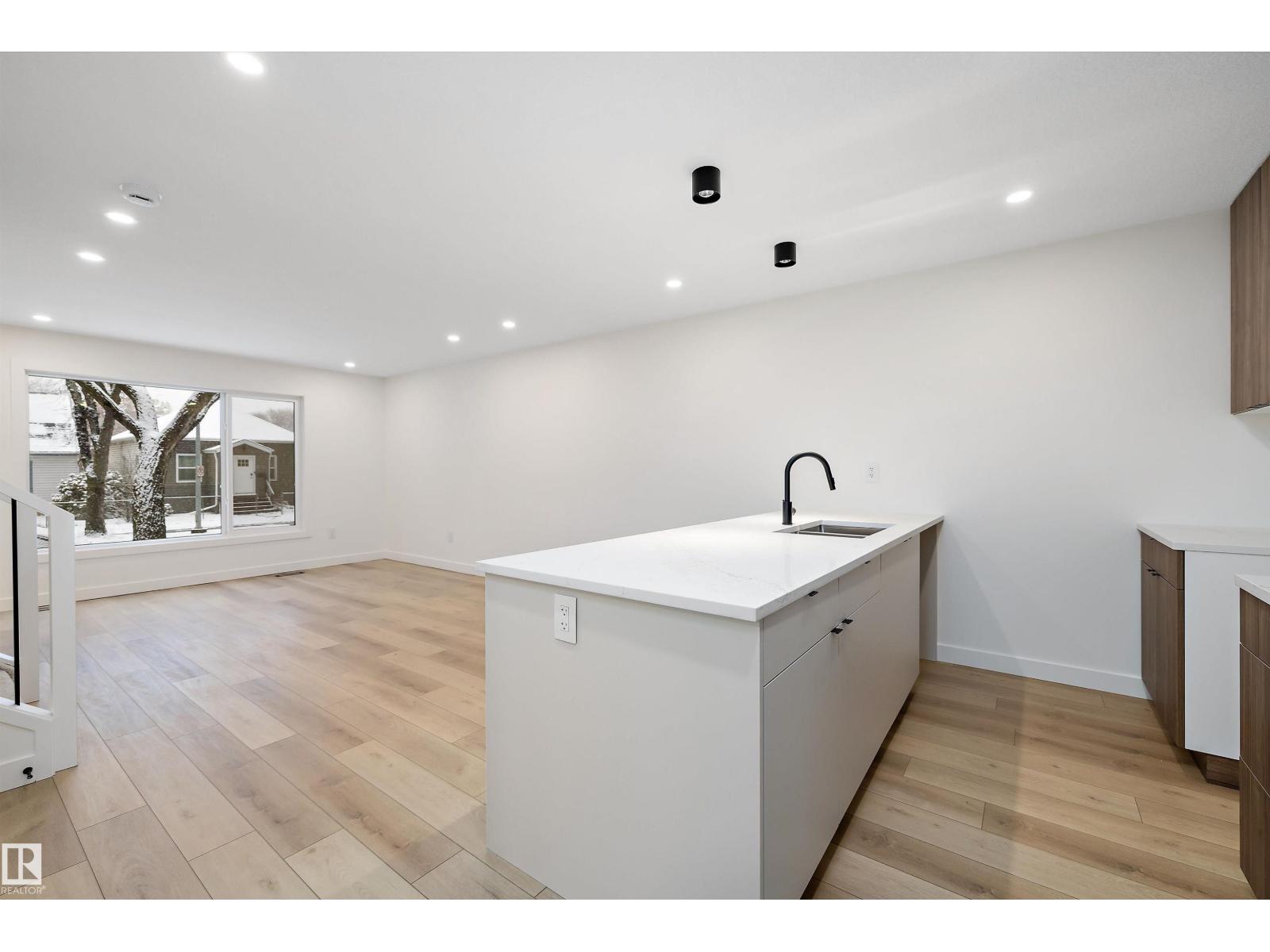 11918 93 ST NW, Edmonton