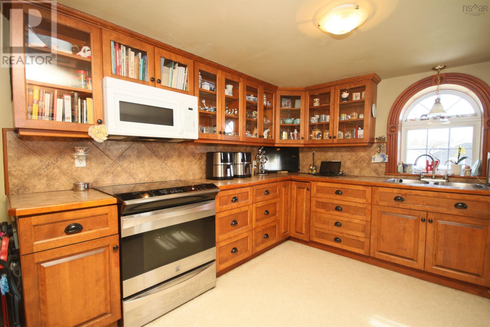 Property 10 of 48 of 1922 Highway 19