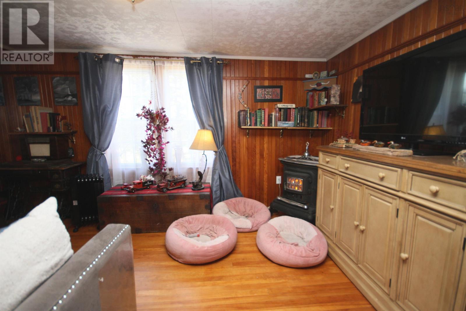 Property 14 of 48 of 1922 Highway 19