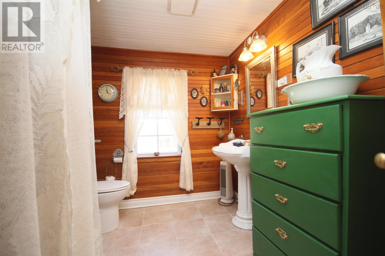 Property 32 of 48 of 1922 Highway 19