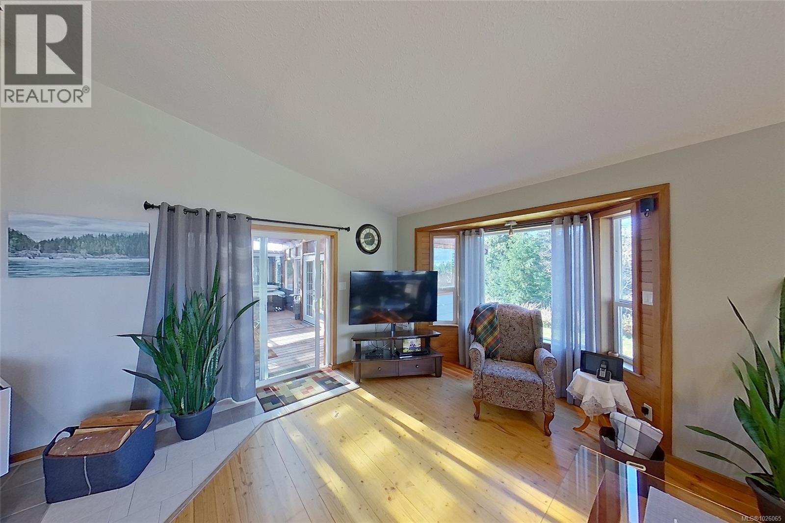 1101 Ewen Rd — photo 20