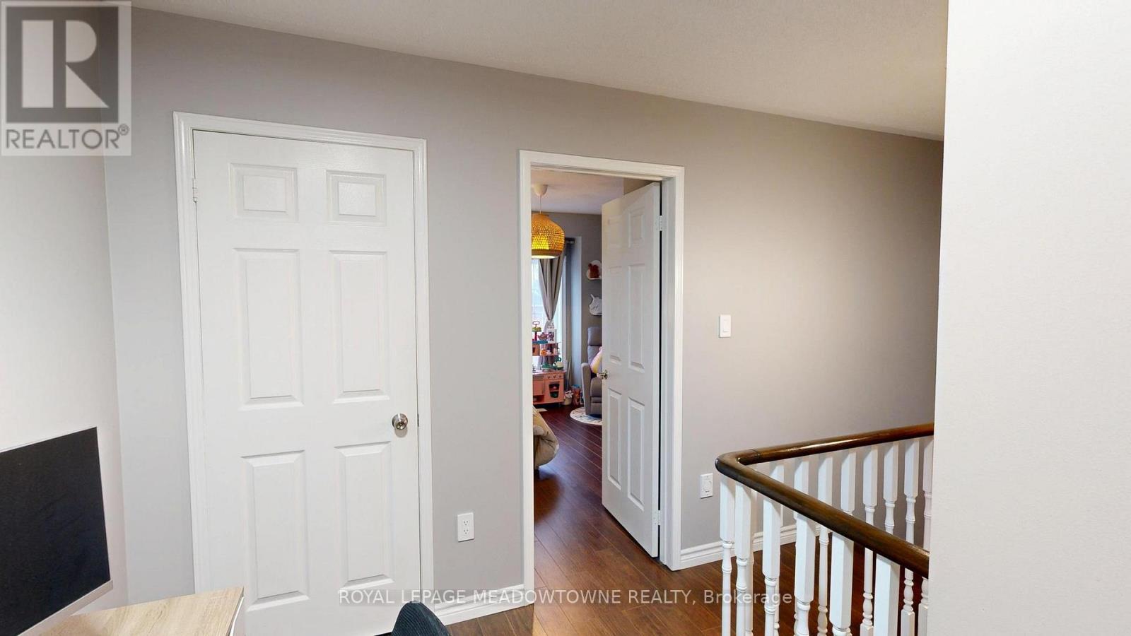 #2 1591 SOUTH PARADE COURT - 11