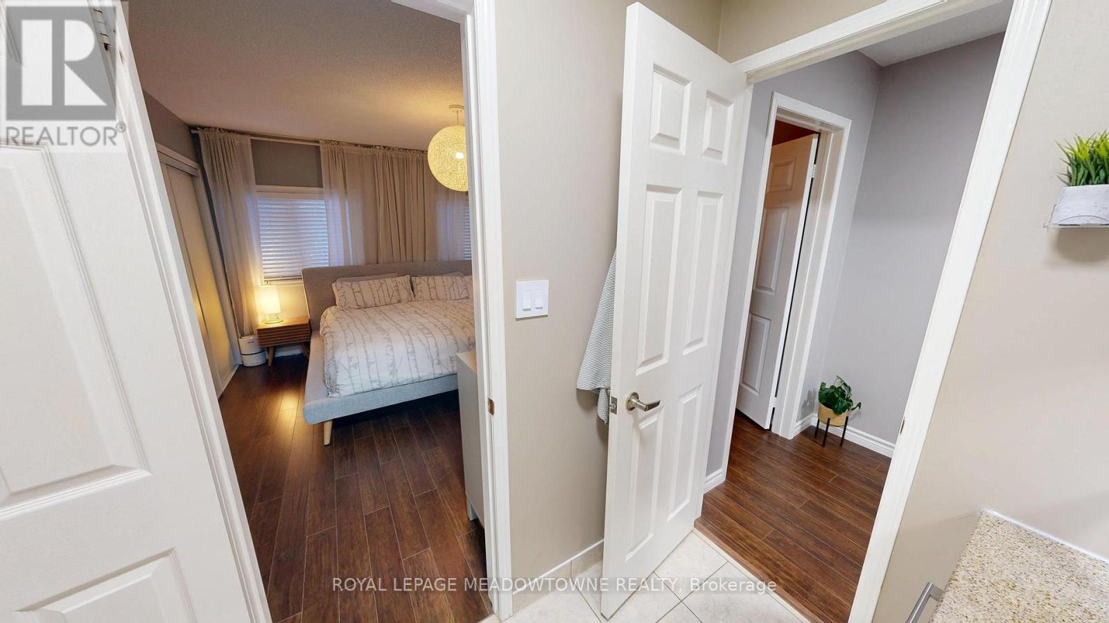 #2 1591 SOUTH PARADE COURT - 19