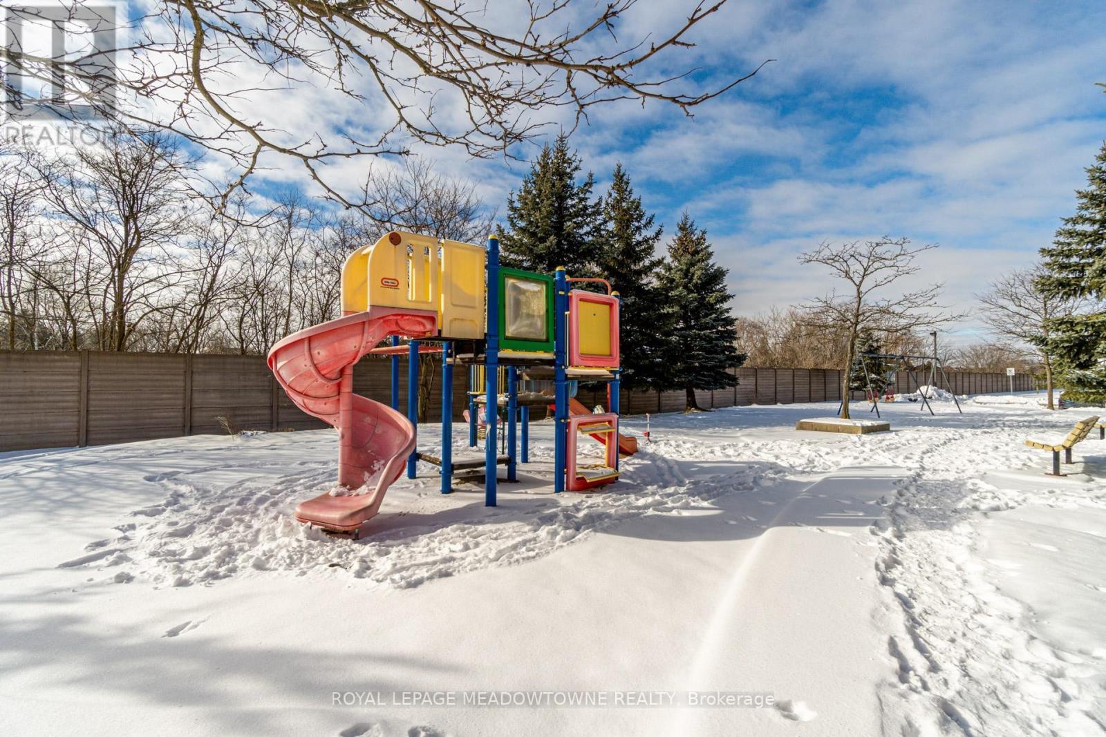 #2 1591 SOUTH PARADE COURT - 28