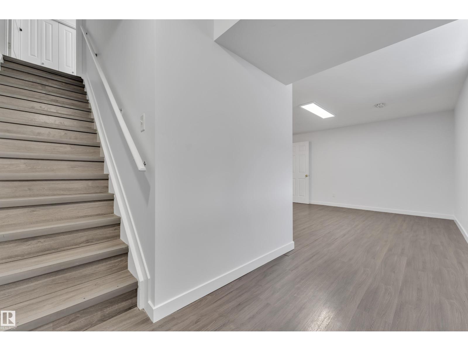 208 79 ST SW, Edmonton