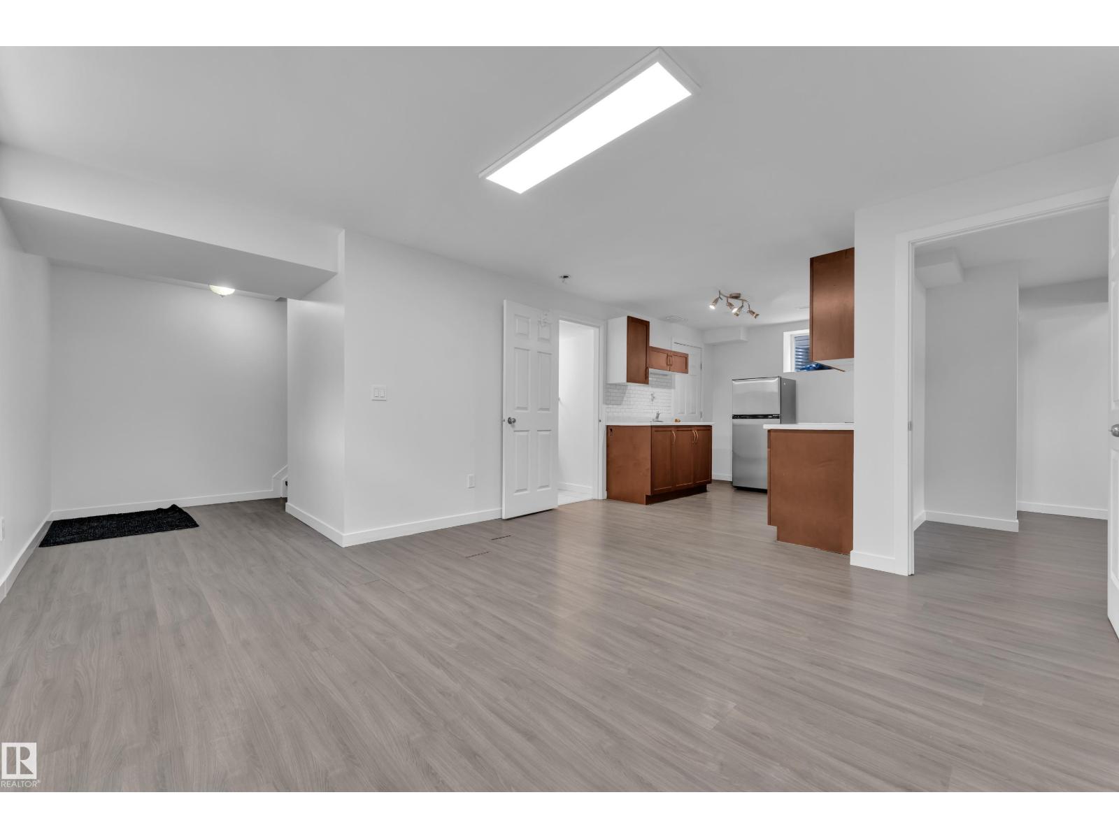 208 79 ST SW, Edmonton