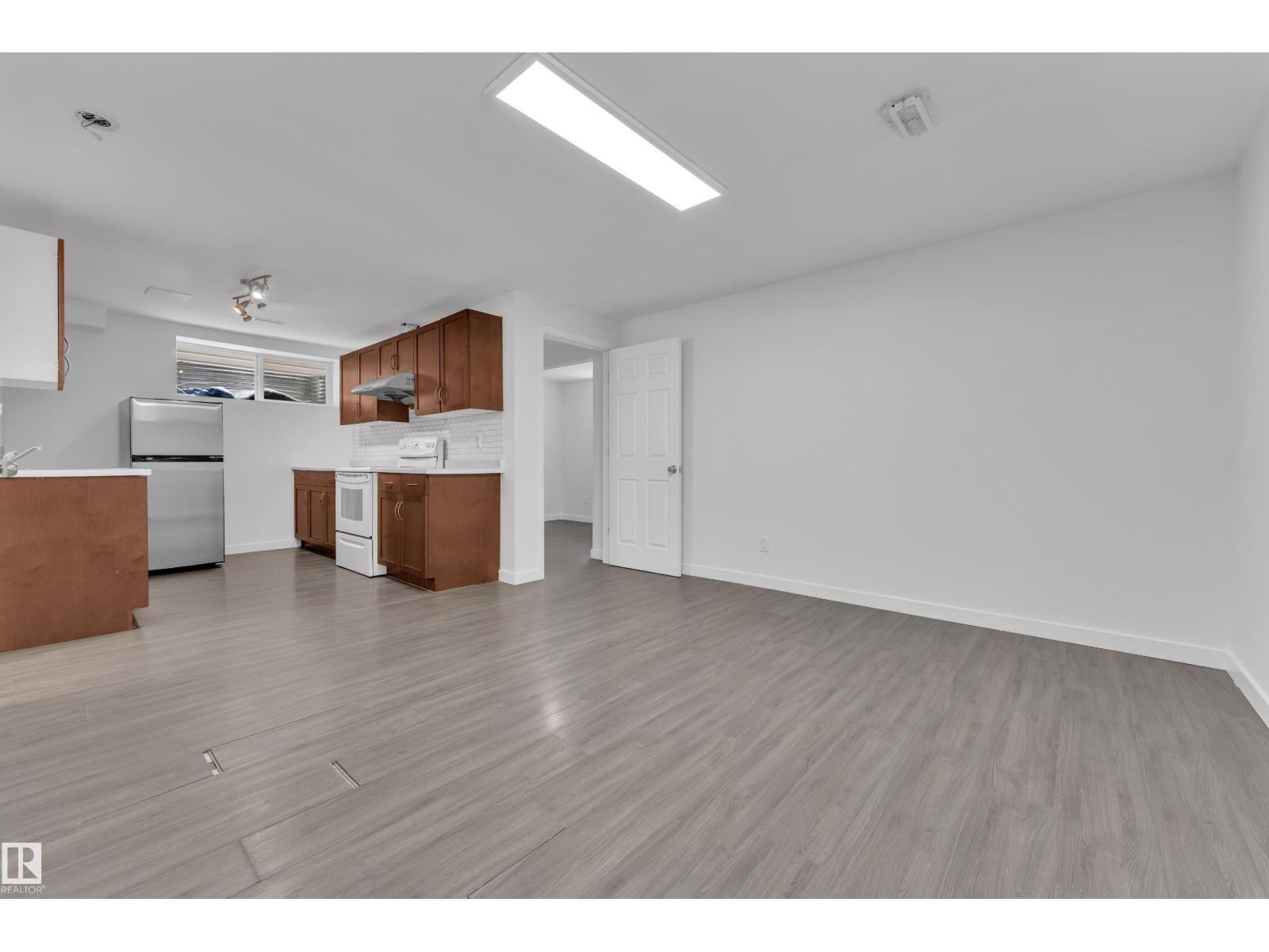 208 79 ST SW, Edmonton