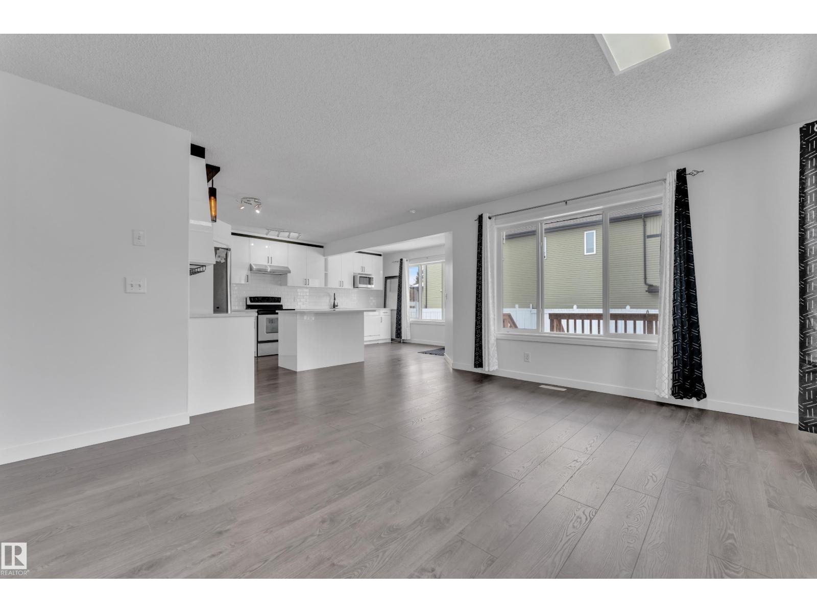 208 79 ST SW, Edmonton