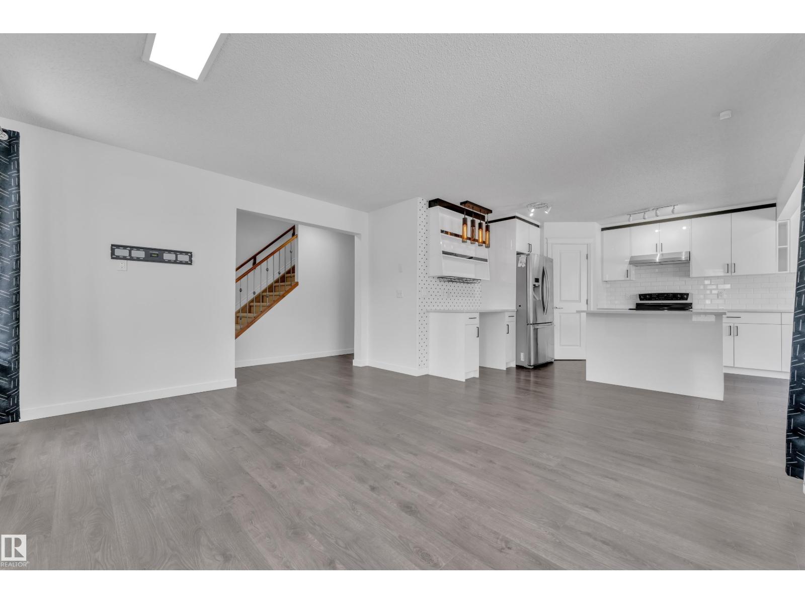 208 79 ST SW, Edmonton