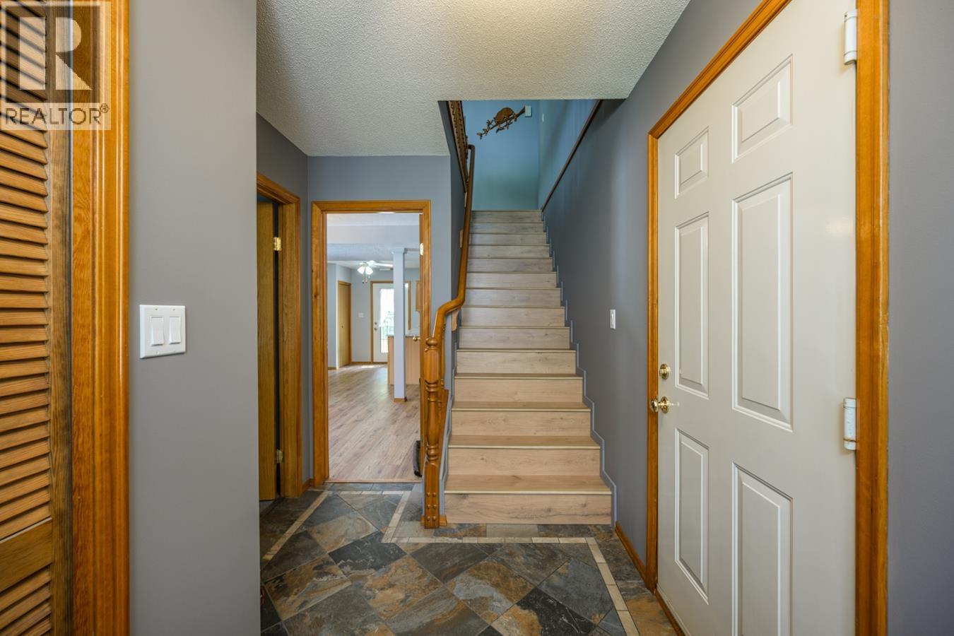 Photo 10 of 38 — 1917 CLEARWOOD CRESCENT · Prince George, BC