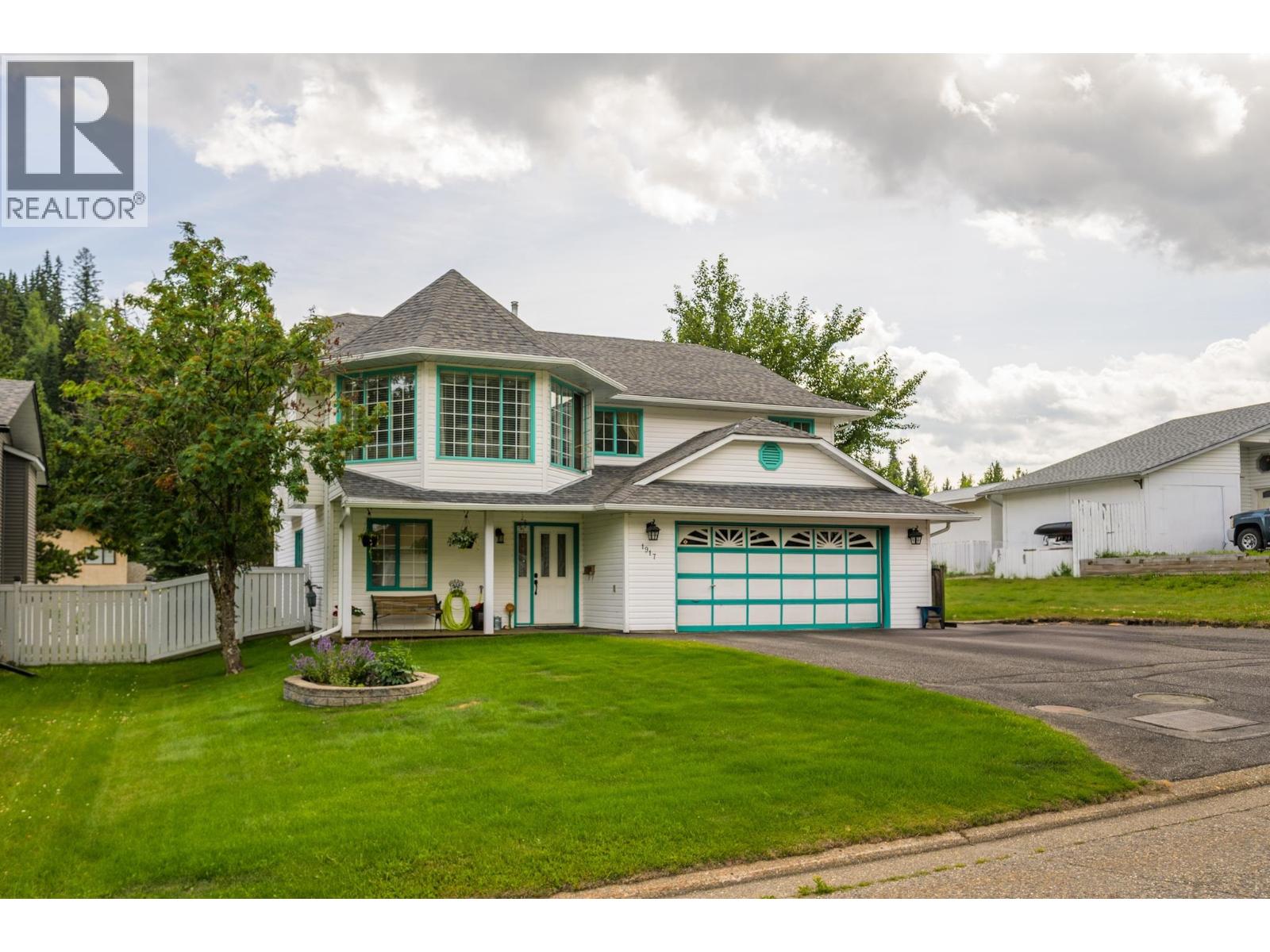 Living room of 1917 CLEARWOOD CRESCENT · Prince George, BC