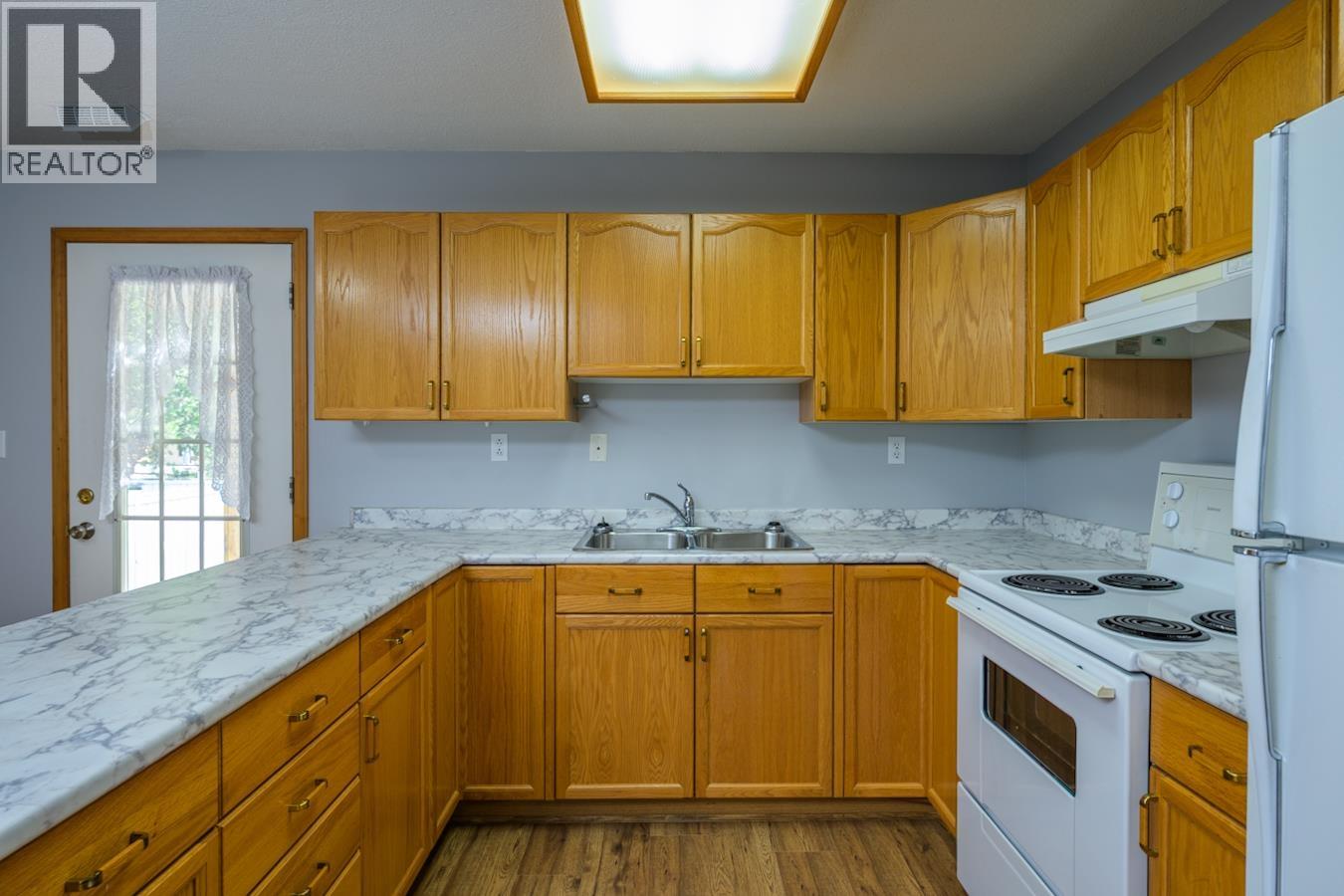 1917 CLEARWOOD CRESCENT - 25