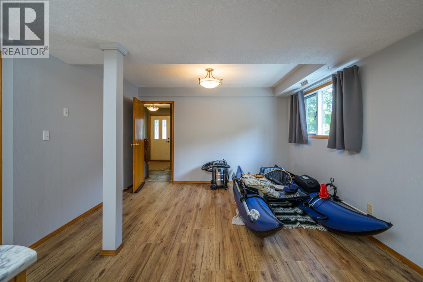 1917 CLEARWOOD CRESCENT - 28