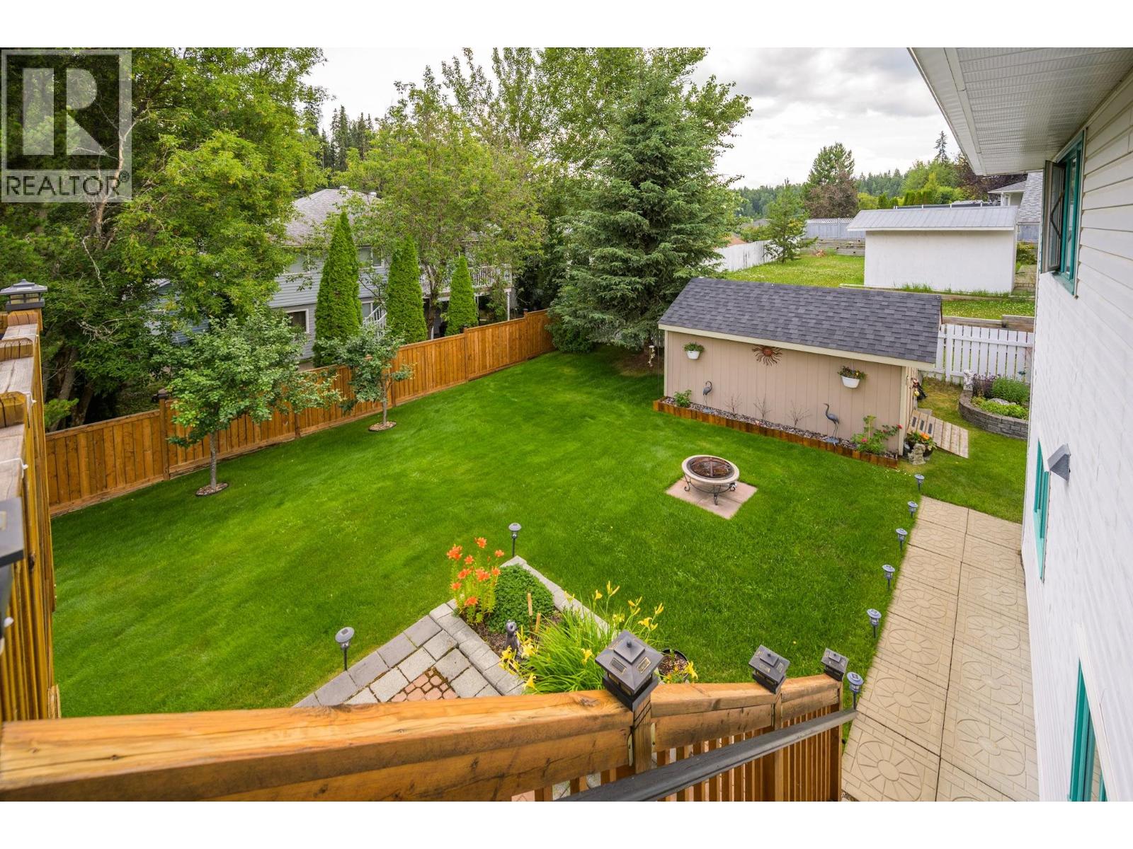 1917 CLEARWOOD CRESCENT - 35