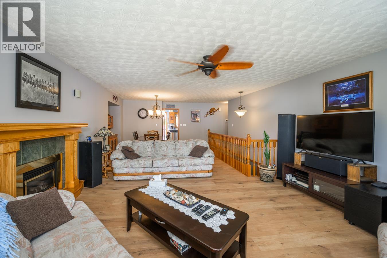 1917 CLEARWOOD CRESCENT - 13