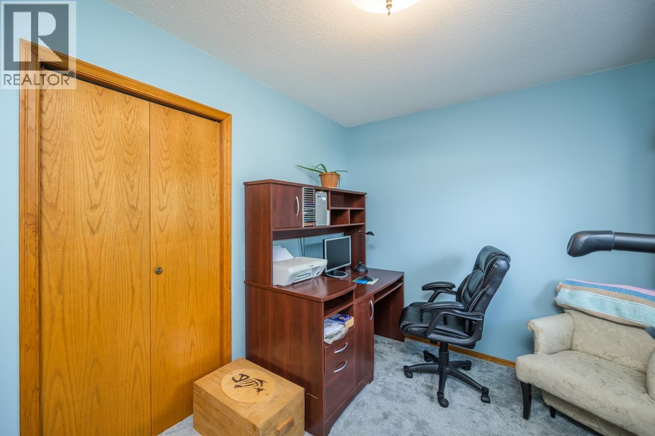 1917 CLEARWOOD CRESCENT - 24