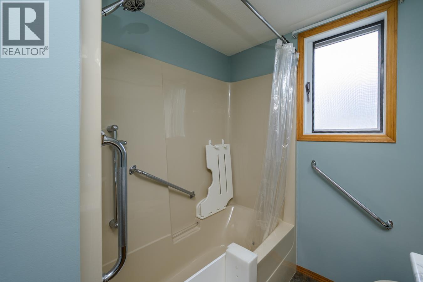 1917 CLEARWOOD CRESCENT - 31