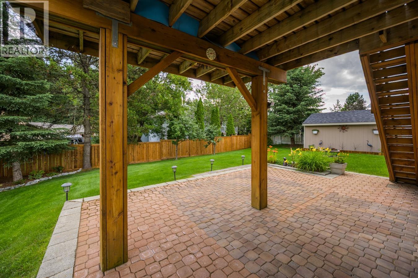 1917 CLEARWOOD CRESCENT - 33