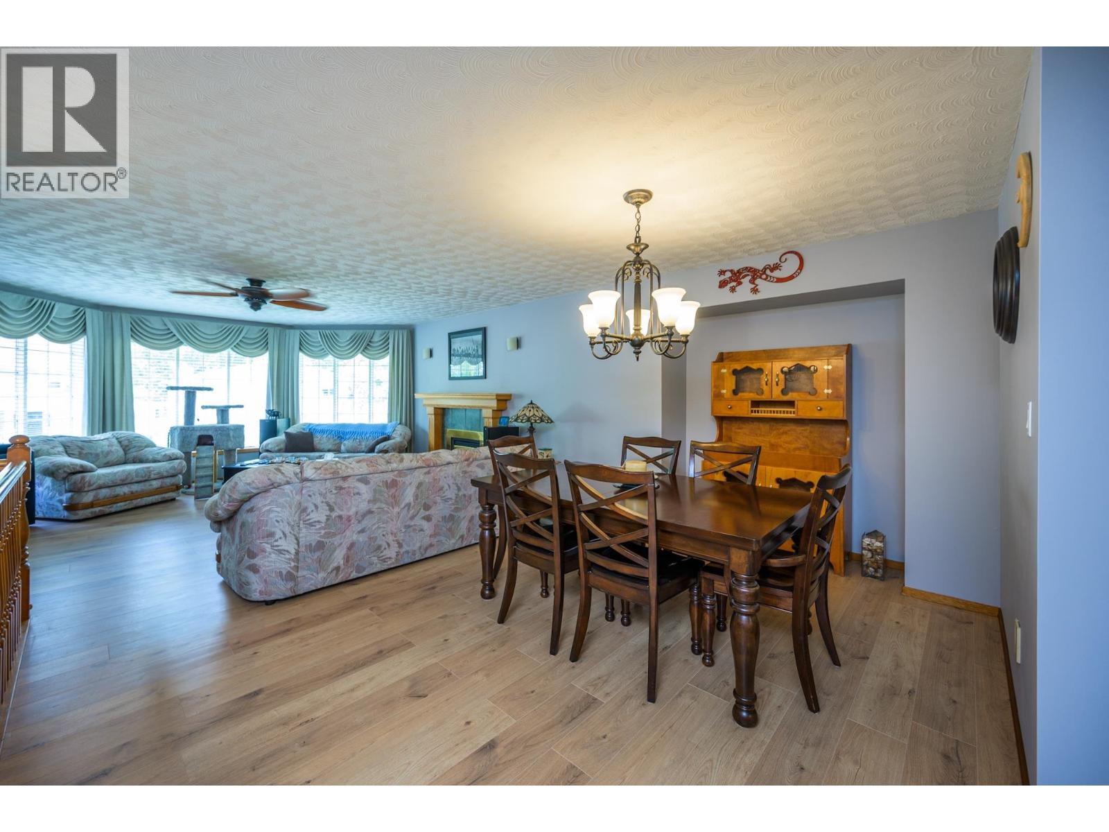 1917 CLEARWOOD CRESCENT - 15