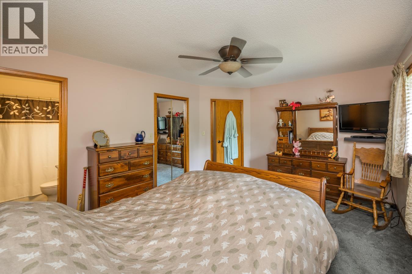 1917 CLEARWOOD CRESCENT - 19