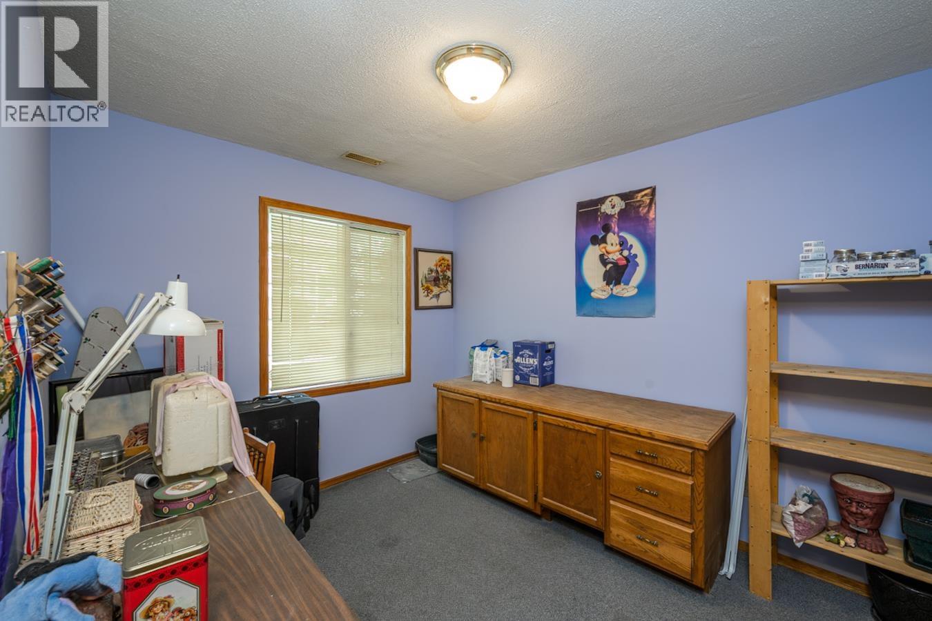 1917 CLEARWOOD CRESCENT - 29