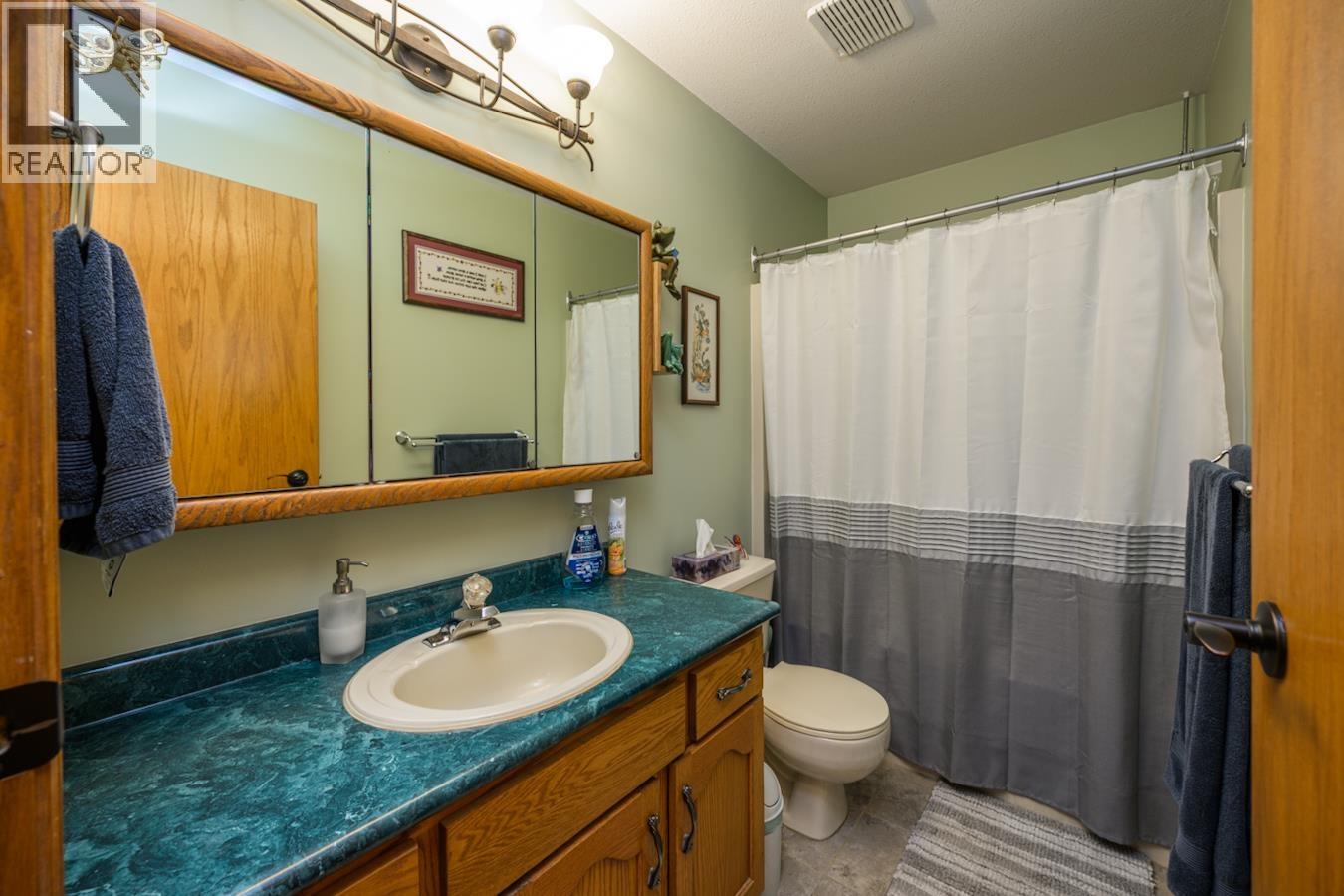 1917 CLEARWOOD CRESCENT - 23