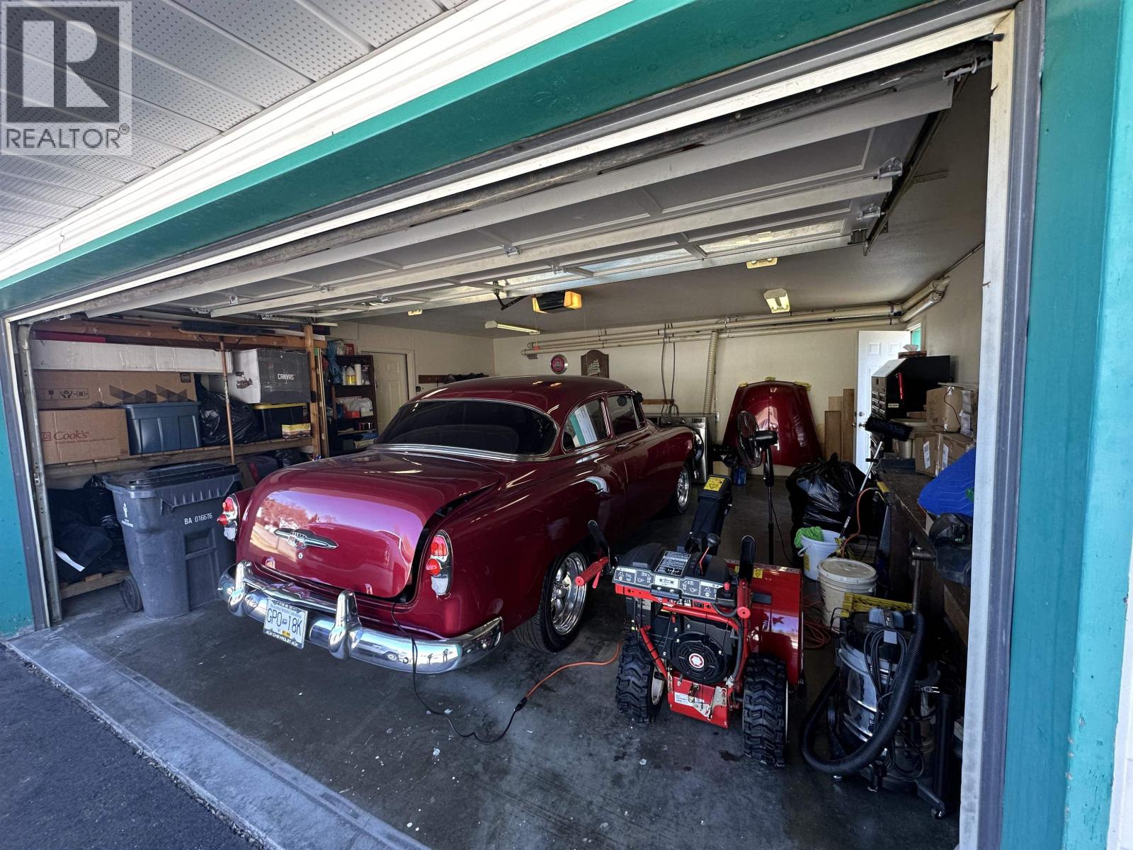 1917 CLEARWOOD CRESCENT - 38