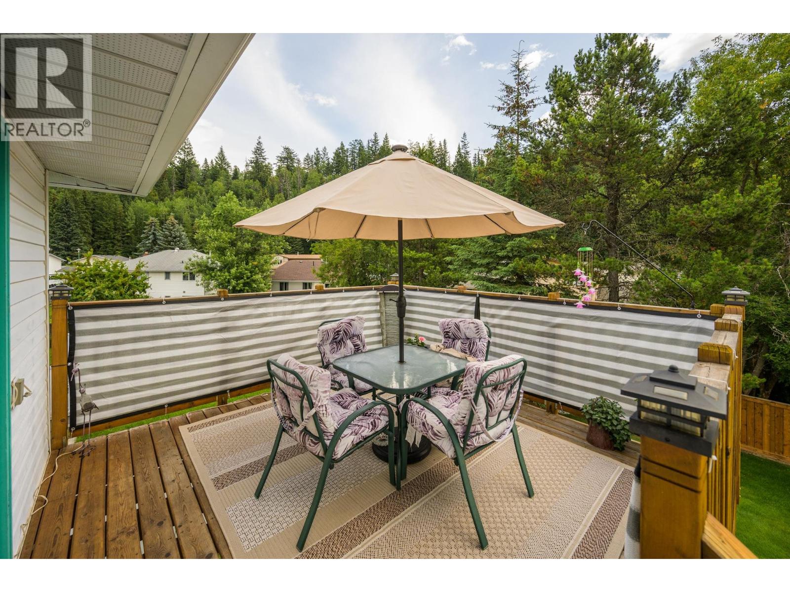 1917 CLEARWOOD CRESCENT - 34