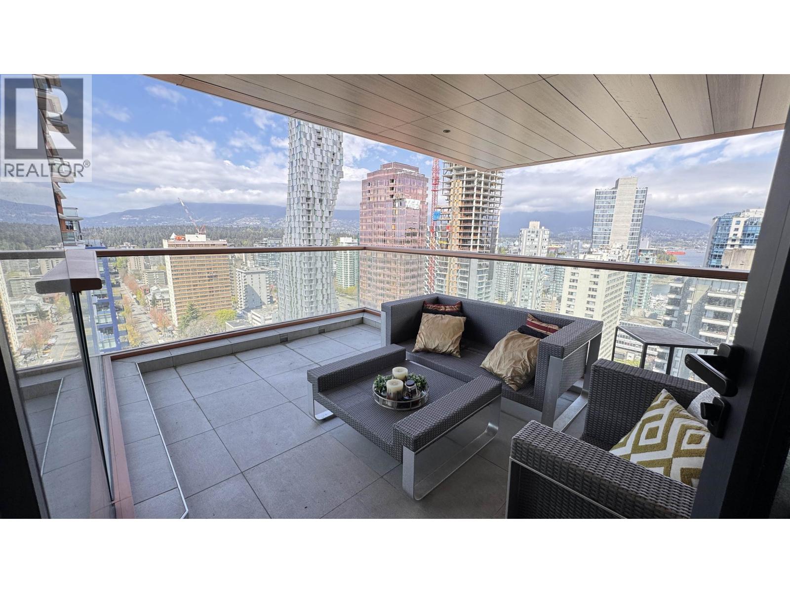2203 1408 ROBSON STREET