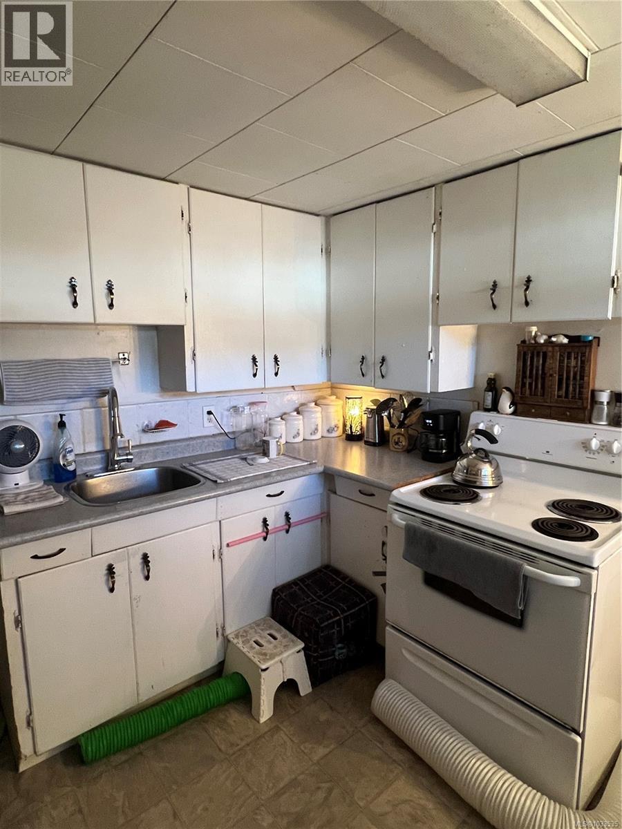 1790 Waddington Rd - 18