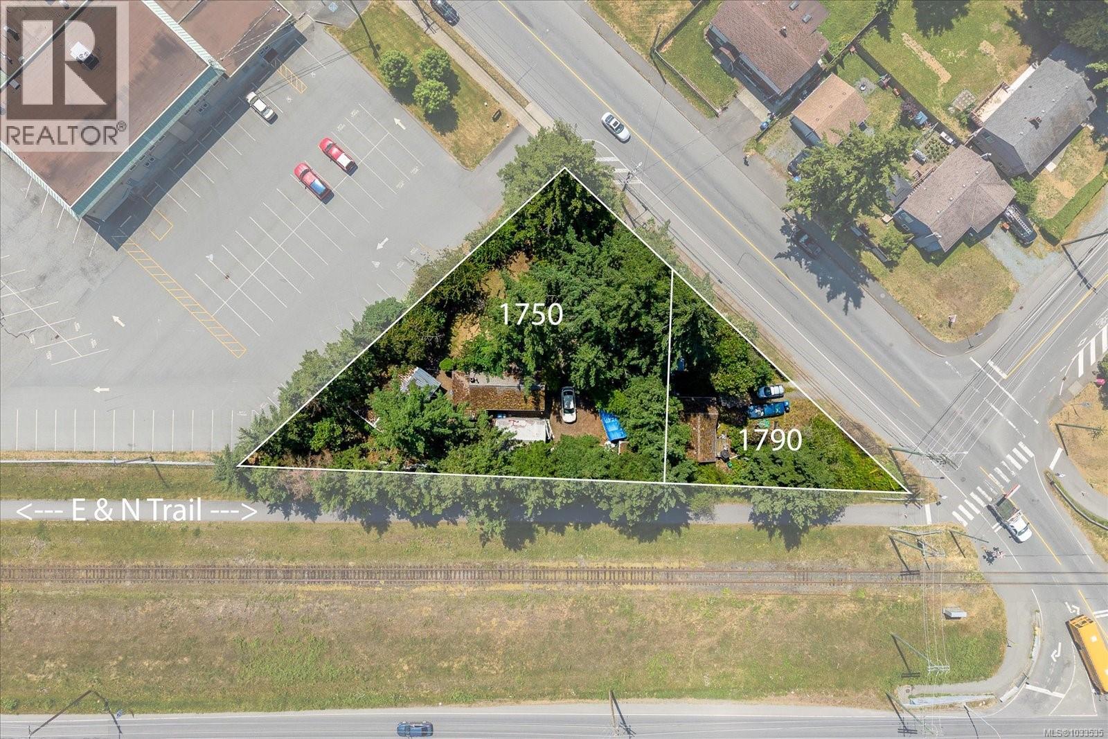 1790 Waddington Rd - 3