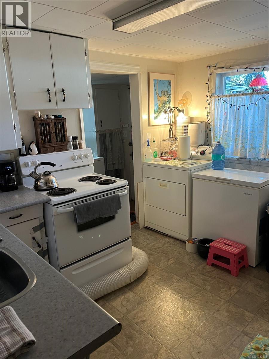 1790 Waddington Rd - 5