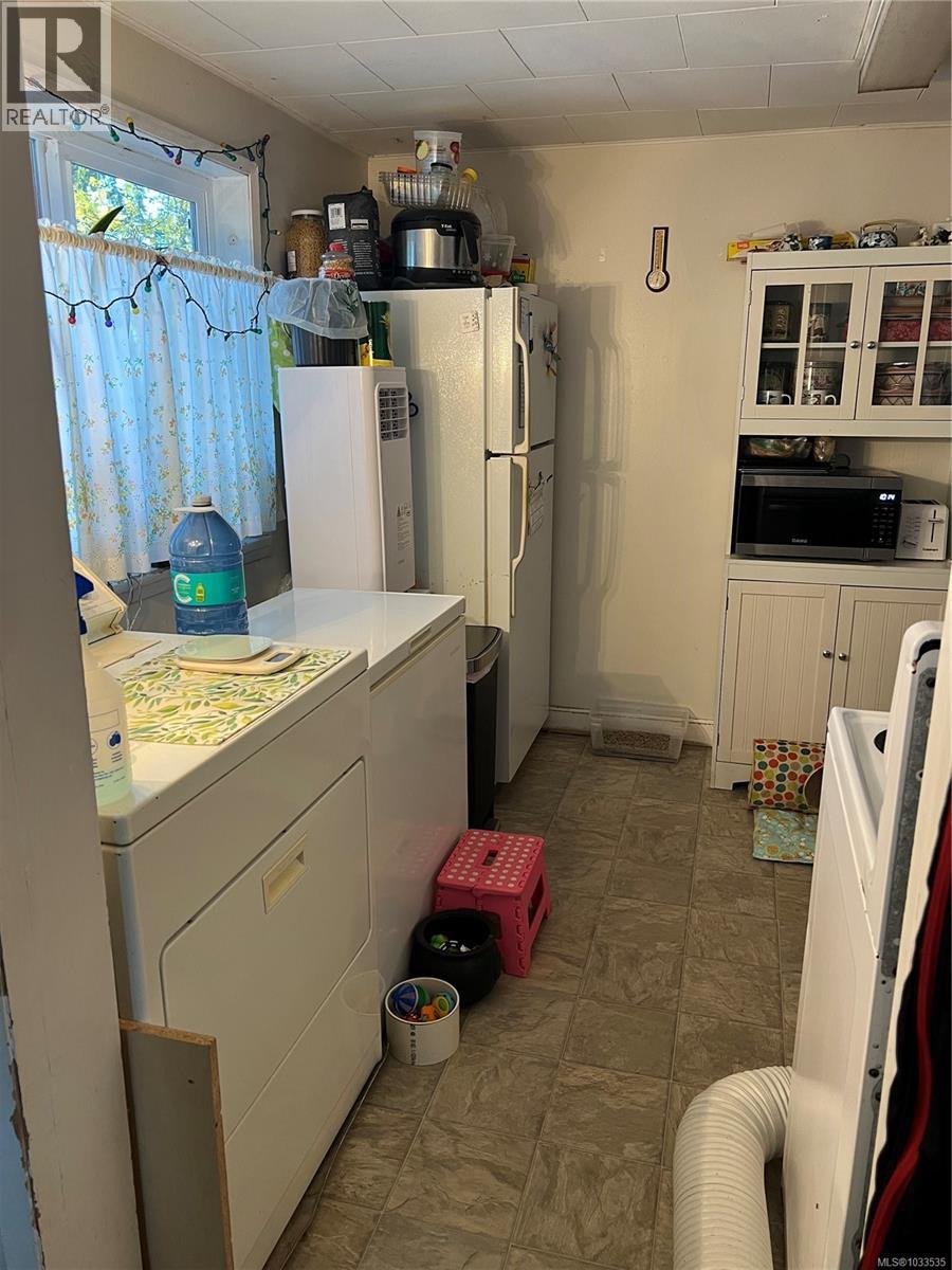 1790 Waddington Rd - 9