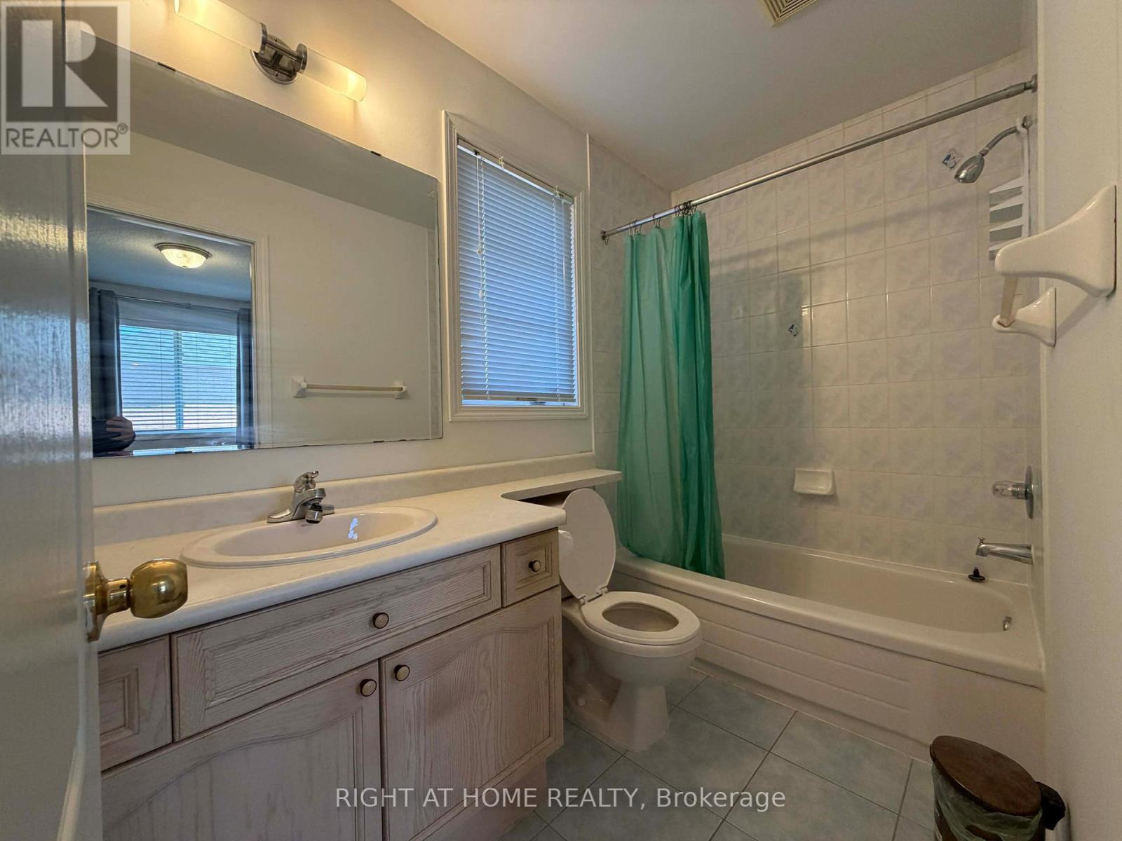 677 IRVING TERRACE — photo 20