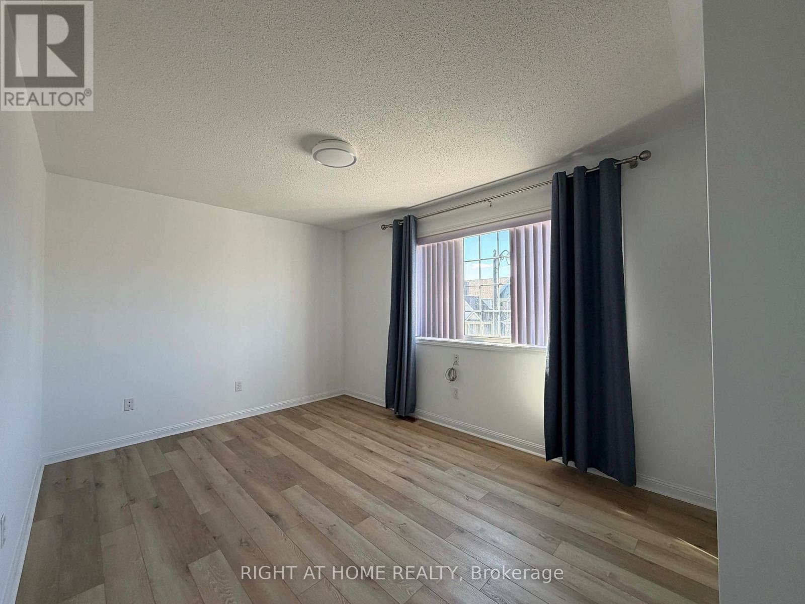 677 IRVING TERRACE — photo 22