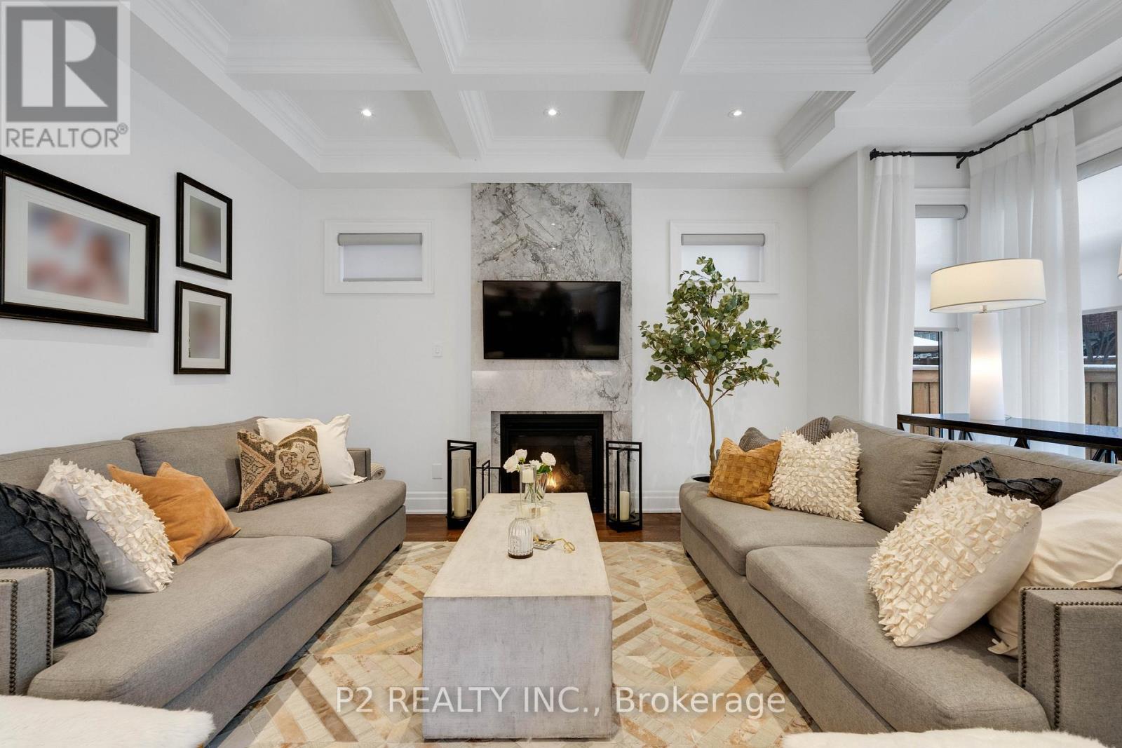 10 KING BOULEVARD - 9