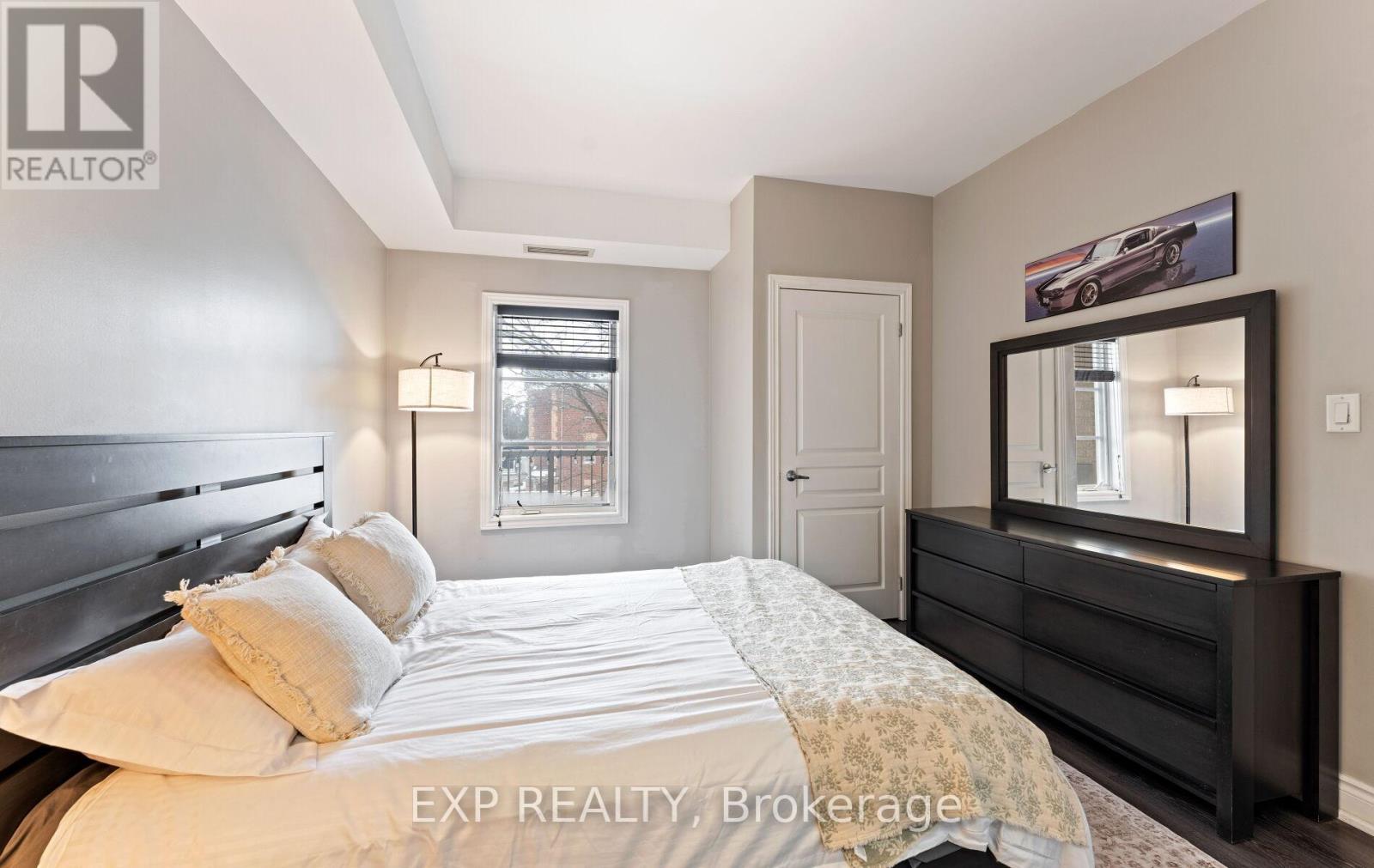 #208 9901 KEELE STREET - 15