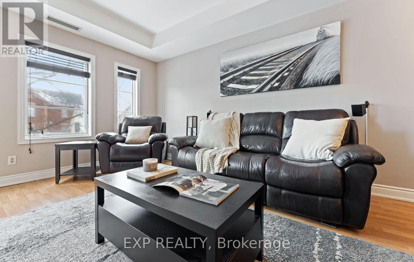 #208 9901 KEELE STREET - 11