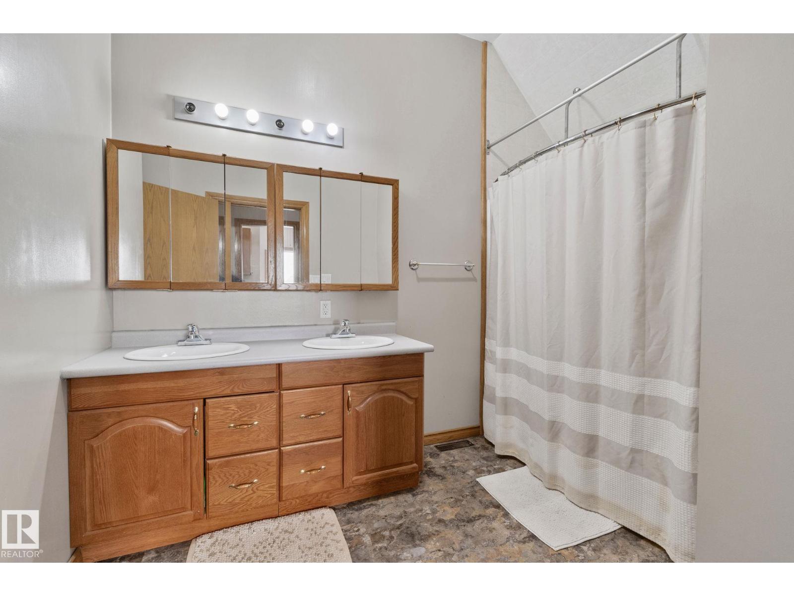 4228 8 AV — photo 18