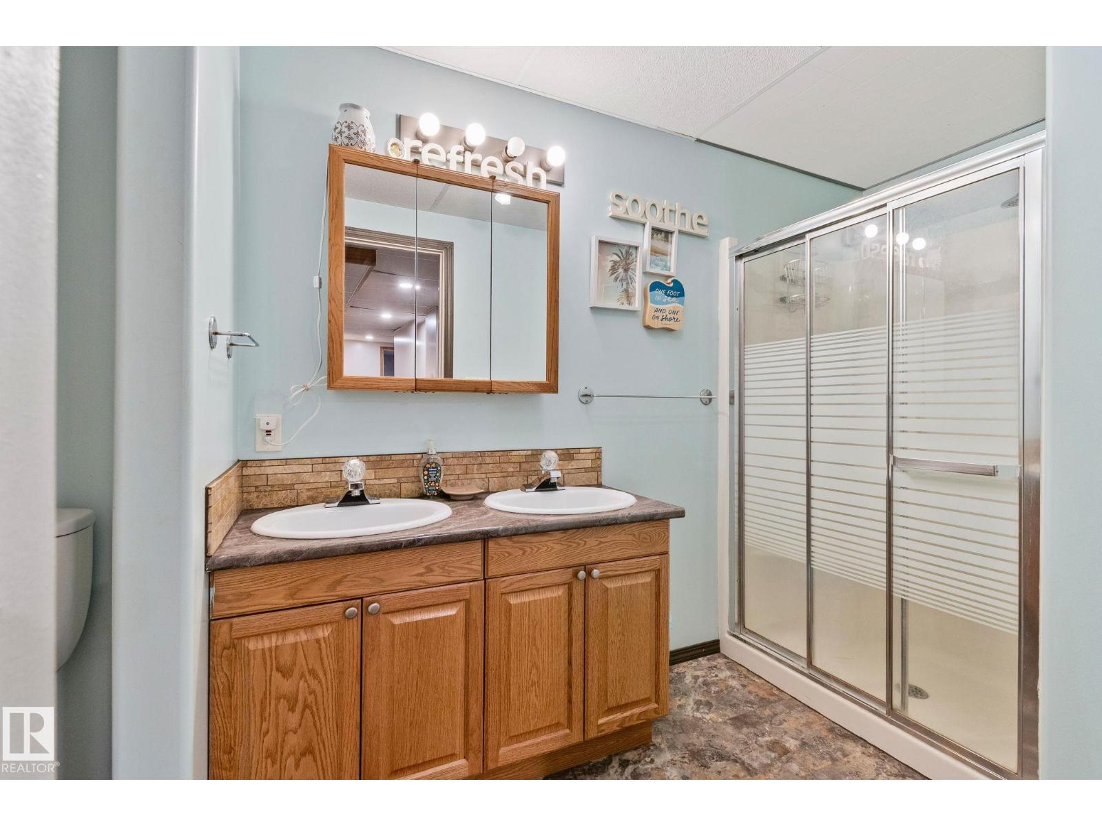 4228 8 AV — photo 23